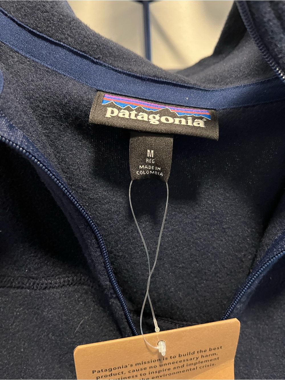 Patagonia Men's Navy Micro D Pullover Fleece Sweater NWT - Picture 2 of 4